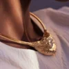 Colar Eroz, edição banhada a ouro de 24 quilates