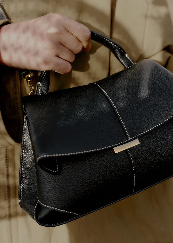 Mokki Mini Edition Preto Texturado com Costura em Ecru
