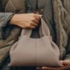 Numéro Neuf Mini Edition, cinza-acastanhado texturado