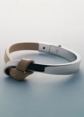 Pulseira Ormé Edition em prata rodiada com couro cinzento-acastanhado